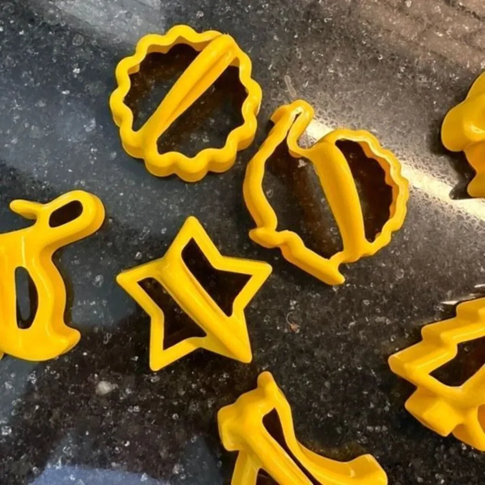 Vintage Cookie Cutters Plastic Lot 9 Christmas Thanksgiving Heart Easter handles